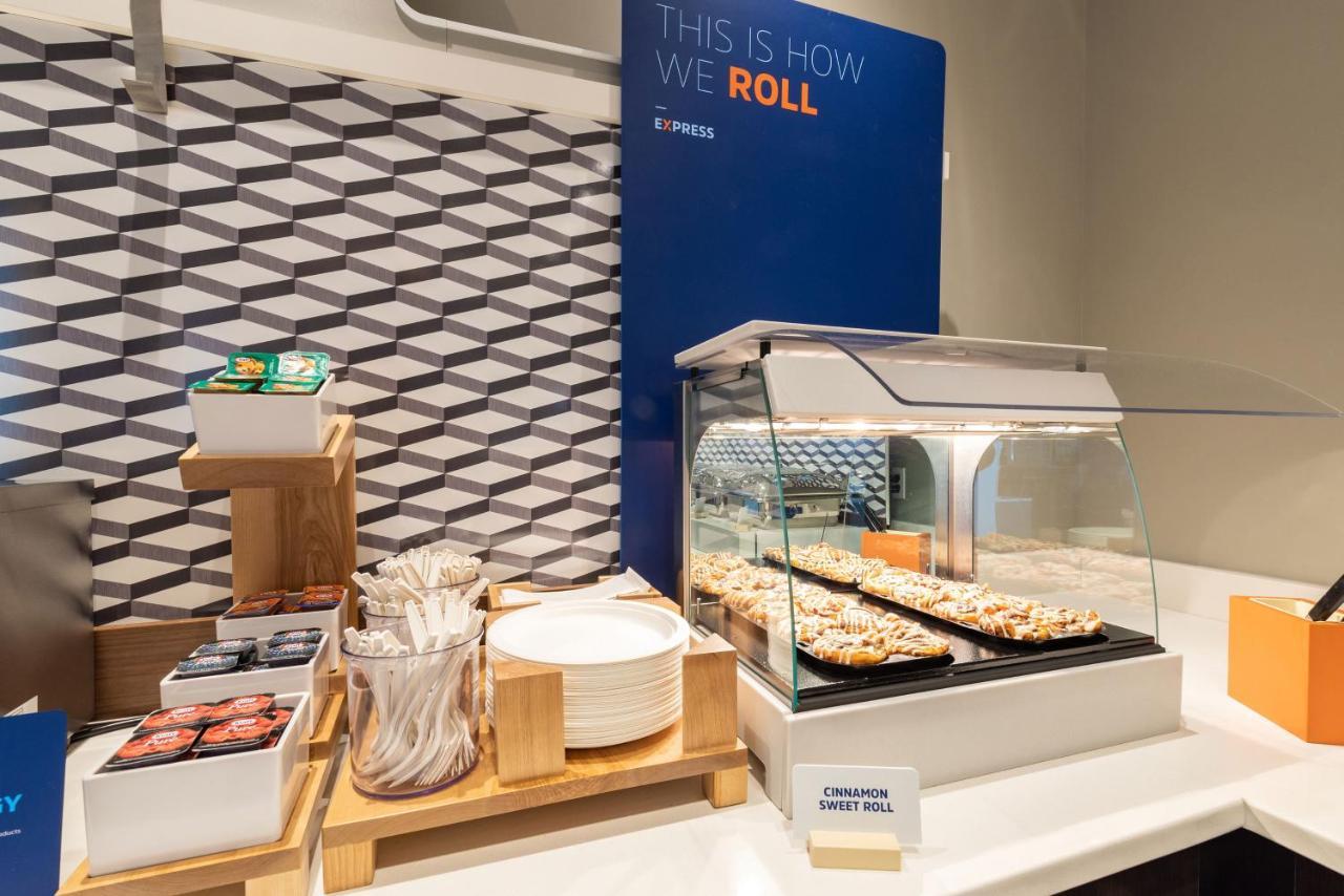 Holiday Inn Express Hotel & Suites North Seattle - Shoreline, An Ihg Hotel Ngoại thất bức ảnh